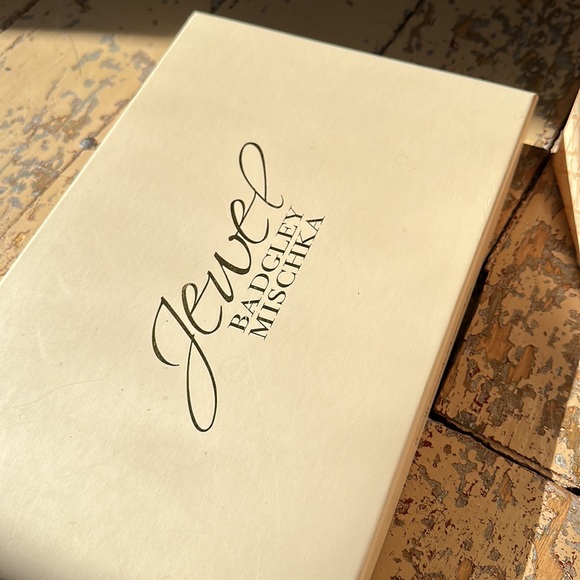 Worn once for a wedding - Picture 4 of 4